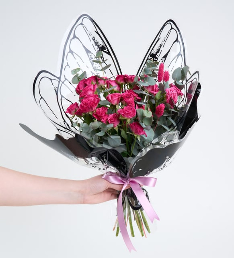 Kelebek Bukette Pembe Çardak Güller