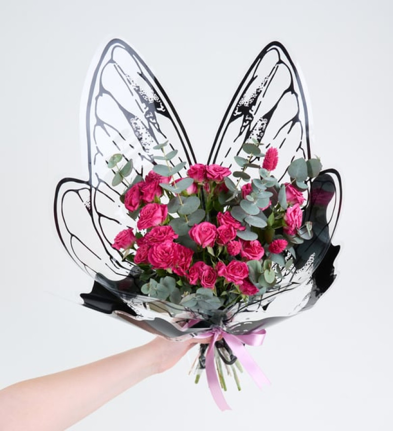 Kelebek Bukette Pembe Çardak Güller